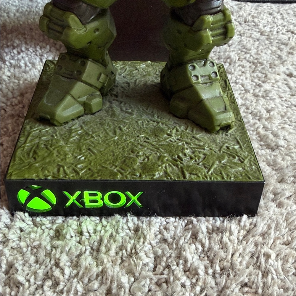 Halo Olive Green Spartan Figure with Orange Visor - Picture 6 of 9